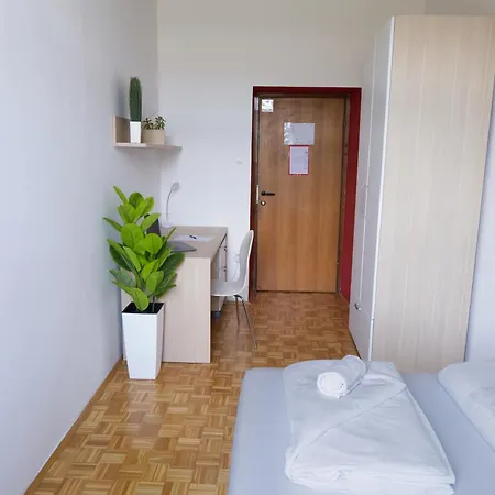 C - Punkt Hostel-3