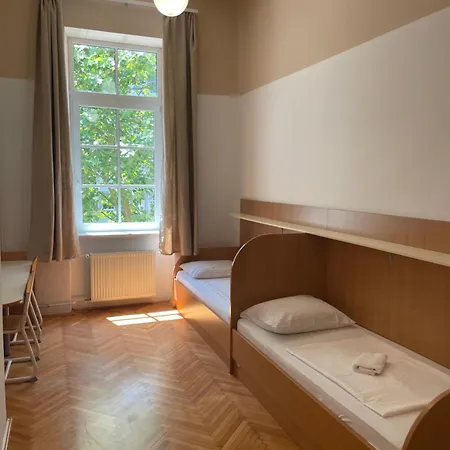 C - Punkt Hostel-2